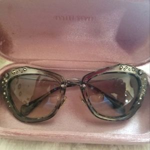 Cateye sunglasses
